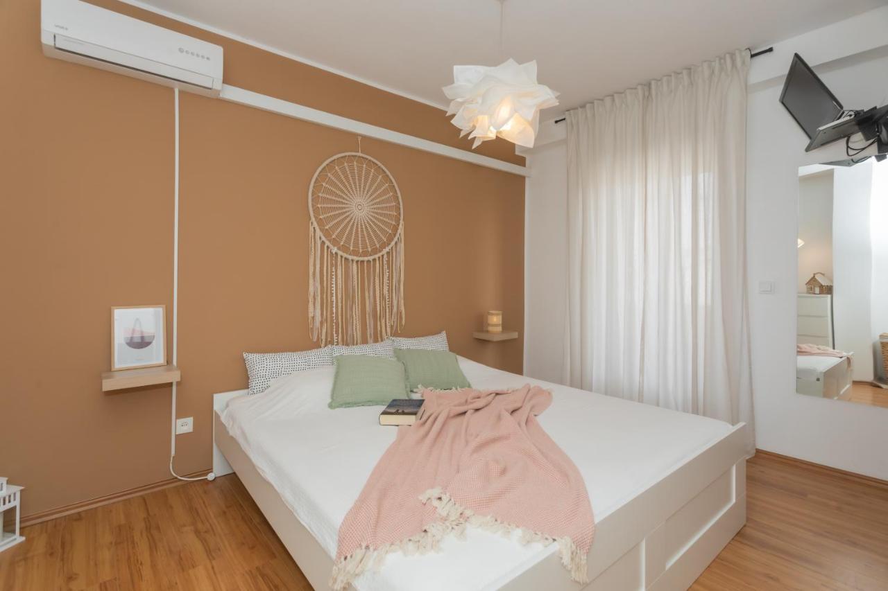 Appartement Moon And Dream à Brodarica  Extérieur photo